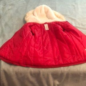 Girls red dress coat red 5/6 fux fur around hood
